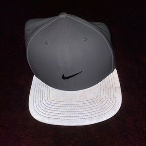 NIKE snapback hat